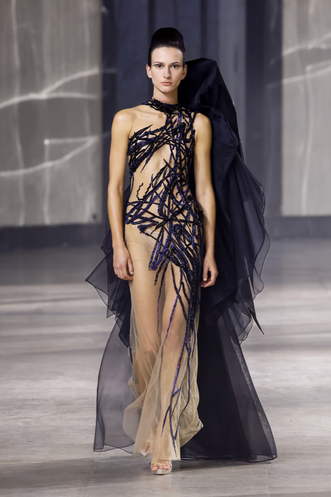 24Fashion TV GAURAV GUPTA COUTURE SS23 LOOK 013 1674936182 jpg